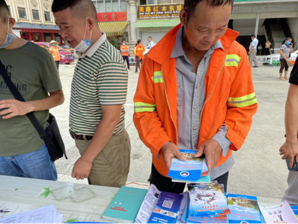 广西凭祥市深入边贸互市点开展betway88必威东盟体育宣讲活动539 广西凭祥市深入边贸互市点开展betway88必威东盟体育宣讲活动539